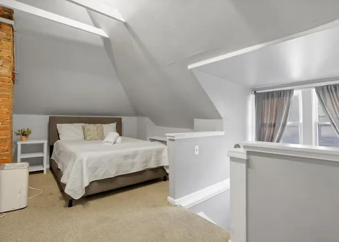Housepitality - Harrison Mansion - Great Location Holiday home