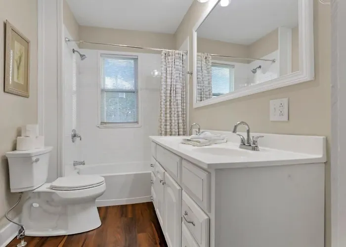 Housepitality - Harrison Mansion - Great Location Holiday home