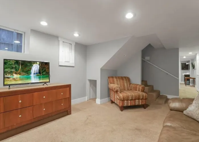 Housepitality - Harrison Mansion - Great Location Holiday home Columbus