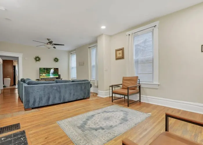 Housepitality - Harrison Mansion - Great Location Holiday home *